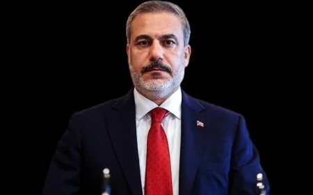 Dışişleri Bakanı Hakan Fidan, BAE'li mevkidaşı ile görüştü