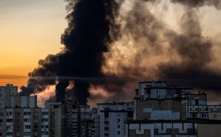 Zelenski: Rusya'nın saldırılarında 15 kişi hayatını kaybetti