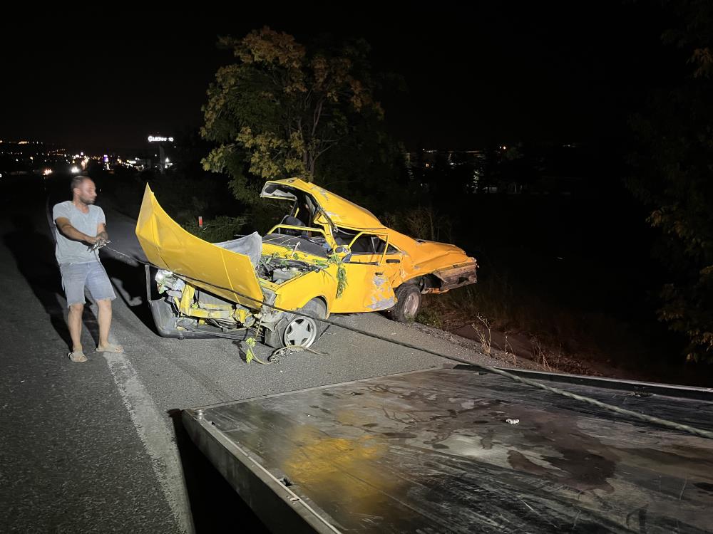 02:16
Ankara’da kontrolden çıkan otomobil ağaca çarptı: 2 ölü
