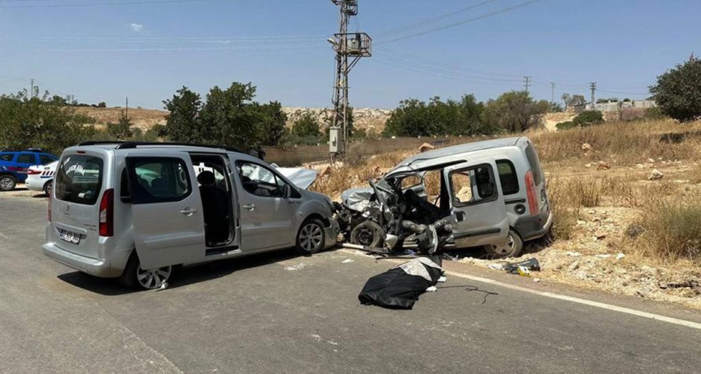 14:30
Gaziantep’te feci kaza: 1 ölü, 8 yaralı