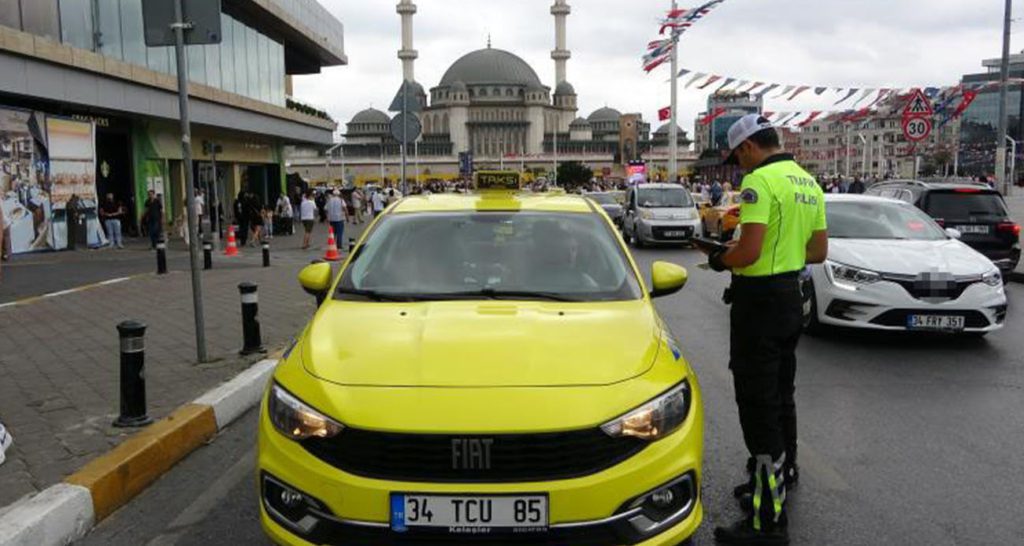 Taksim’de taksilere yönelik denetim gerçekleştirildi İhlas Haber Ajansı