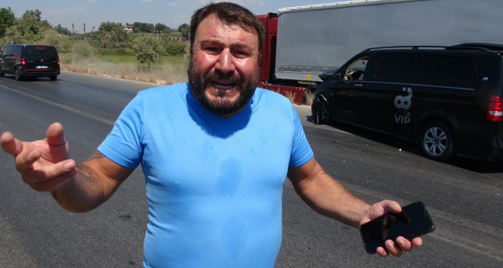 Tur minibüsünün sebep olduğu kaza ‘Zavadanak Bekir’i isyan ettirdi İhlas Haber Ajansı