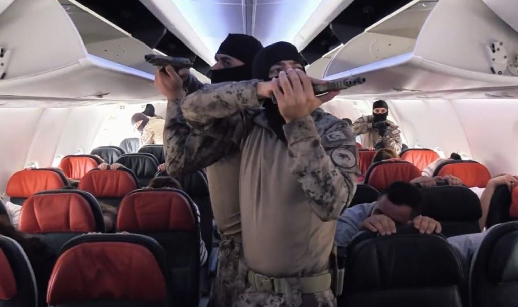 Özel harekat polislerinden, uçakta nefes kesen rehine kurtarma tatbikatı İhlas Haber Ajansı