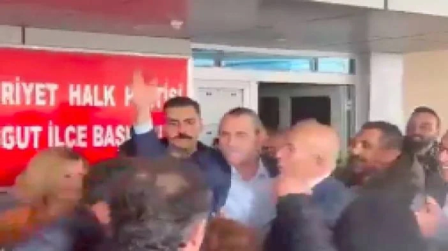 CHP Etimesgut adayı Erdal Beşikçioğlu'nun davullu zurnalı tanıtımına 'şehit' tepkisi