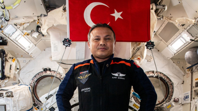 ALPER GEZERAVCI NE ZAMAN DÖNECEK? 2 Şubat Alper Gezeravcı nereye inecek? İlk Türk Astronot Gezeravcı Türkiye'ye ne zaman dönüyor?